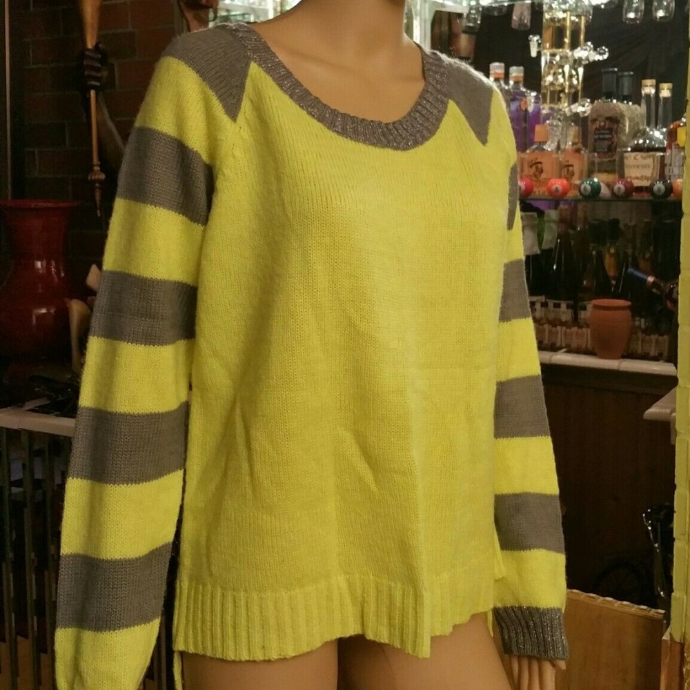 TAKEOUT Womens Size  XL Long Sleeve Sweater